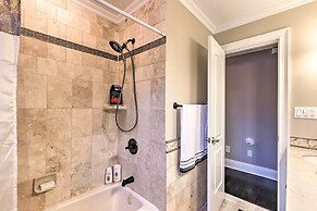 25 Mi to Nyc: Walkable Long Island Apt w/ Balcony