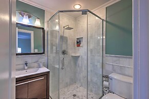 25 Mi to Nyc: Walkable Long Island Apt w/ Balcony