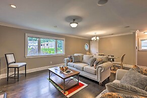 25 Mi to Nyc: Walkable Long Island Apt w/ Balcony