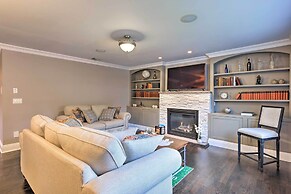 25 Mi to Nyc: Walkable Long Island Apt w/ Balcony