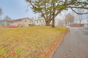 8 Mi to Downtown: Convenient Minneapolis Home