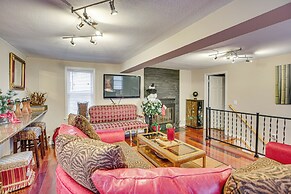 8 Mi to Downtown: Convenient Minneapolis Home