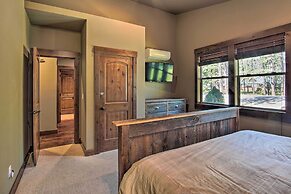 Modern-rustic Ronald Getaway: Hot Tub, Grill!