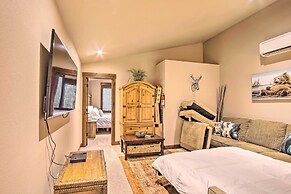 Modern-rustic Ronald Getaway: Hot Tub, Grill!