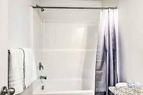 Modern Townhome - 8 Mi to Thanksgiving Point!