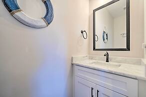 Modern Home w/ Rooftop Deck, Walk to Beach!