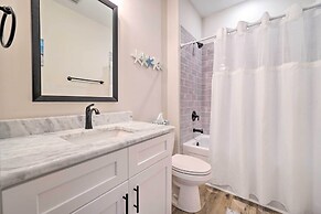 Modern Home w/ Rooftop Deck, Walk to Beach!