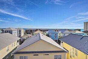 Modern Home w/ Rooftop Deck, Walk to Beach!