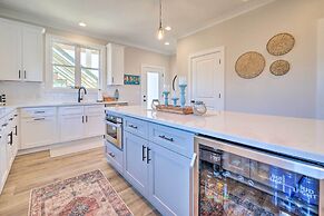 Modern Home w/ Rooftop Deck, Walk to Beach!