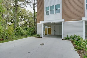 Modern Home w/ Rooftop Deck, Walk to Beach!
