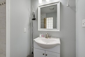 Modern Flower Mound Home < 2 Mi to River Walk