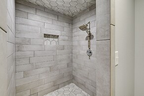 Modern Flower Mound Home < 2 Mi to River Walk