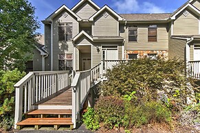 Mountain-view Blue Ridge Condo: 36 Mi to Asheville