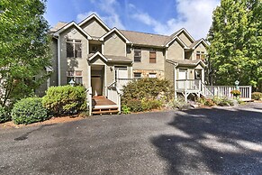 Mountain-view Blue Ridge Condo: 36 Mi to Asheville