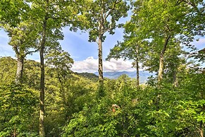 Mountain-view Blue Ridge Condo: 36 Mi to Asheville
