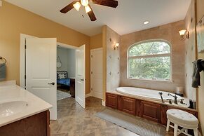 Magnificent Branson Hideaway w/ Game Room!