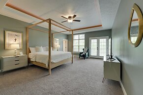 4 Mi to Branson Landing: Huge Home w/ Game Room!