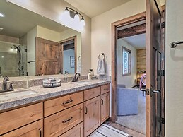 Luxury Retreat: Custom Mi-wuk Village Cabin!