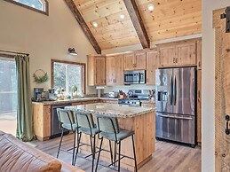 Luxury Retreat: Custom Mi-wuk Village Cabin!
