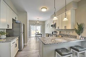 Ocean Isle Beach Home w/ Shared Lanai & Grill