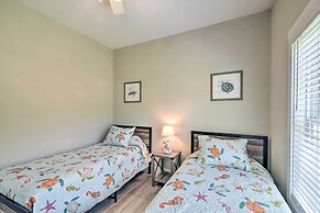 Ocean Isle Beach Home w/ Shared Lanai & Grill