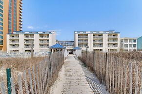 Orange Beach Retreat w/ 4 Pools - Walk to Beach!