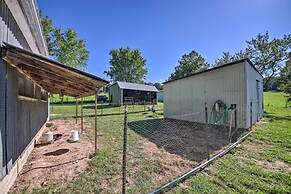 Peaceful Guest Home w/ Patio on 152-acre Farm