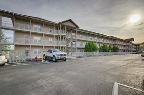 Osage Beach Condo Near Hiking & Shopping!