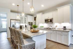 3 Mi to Bethany Beach: Townhome w/ Fire Pit