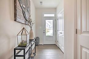 3 Mi to Bethany Beach: Townhome w/ Fire Pit