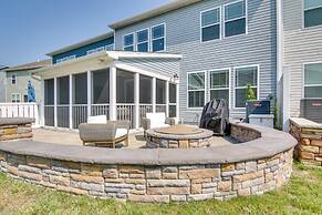 3 Mi to Bethany Beach: Townhome w/ Fire Pit