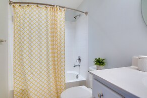 3 Mi to Bethany Beach: Townhome w/ Fire Pit