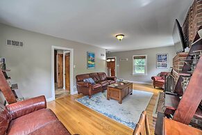 Pet-friendly Lake Getaway: 1 Block to Beach!