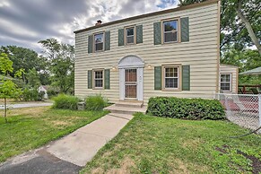 Pet-friendly Lake Getaway: 1 Block to Beach!
