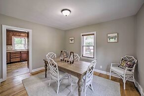 Pet-friendly Lake Getaway: 1 Block to Beach!