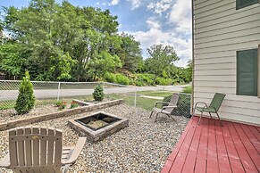 Pet-friendly Lake Getaway: 1 Block to Beach!