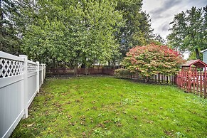 Pet-friendly Latham Retreat ~ 7 Mi to Albany!