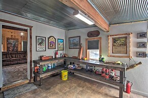 Pet-friendly Vacation Rental in Braymer!