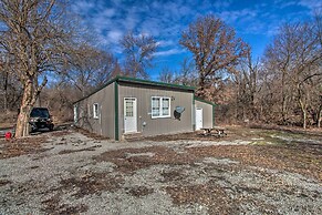 Pet-friendly Vacation Rental in Braymer!