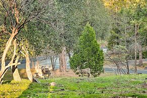 Lakeside Groveland Home w/ Hot Tub, Near Yosemite