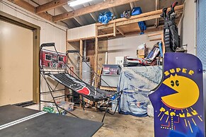 Lakeside Groveland Home w/ Hot Tub, Near Yosemite