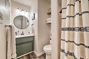 Lakeside Groveland Home w/ Hot Tub, Near Yosemite