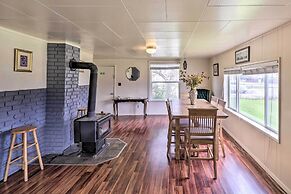 Pet-friendly Home w/ Yard & Mountain Views!