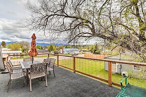 Pet-friendly Home w/ Yard & Mountain Views!
