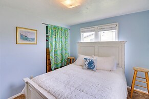 Pet-friendly Home w/ Yard & Mountain Views!