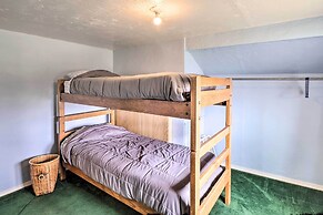 Pet-friendly Home w/ Yard & Mountain Views!