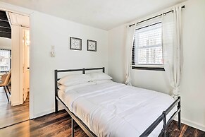 Pet-friendly Pocono Lake Cabin w/ Hot Tub!