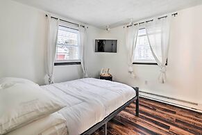 Pet-friendly Pocono Lake Cabin w/ Hot Tub!