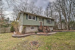 3 Mi to Kalahari: Pocono Mountain Home w/ Fire Pit