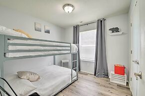 Picturesque Condo w/ Patio, 4 Mi to Beach!